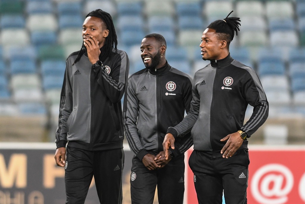 Kwame Peprah (right) with Deon Hotto (centre) and Olisa Nhah ahead of Orlando Pirates' game against Royal AM