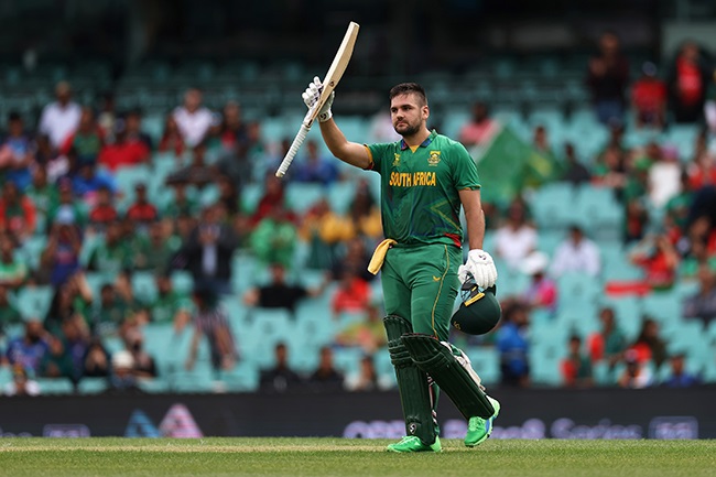 South Africa's Rilee Rossouw celebrates scoring a century against Bangladesh at the Sydney Cricket Ground on 27 October 2022. (Photo by Cameron Spencer/Getty Images)