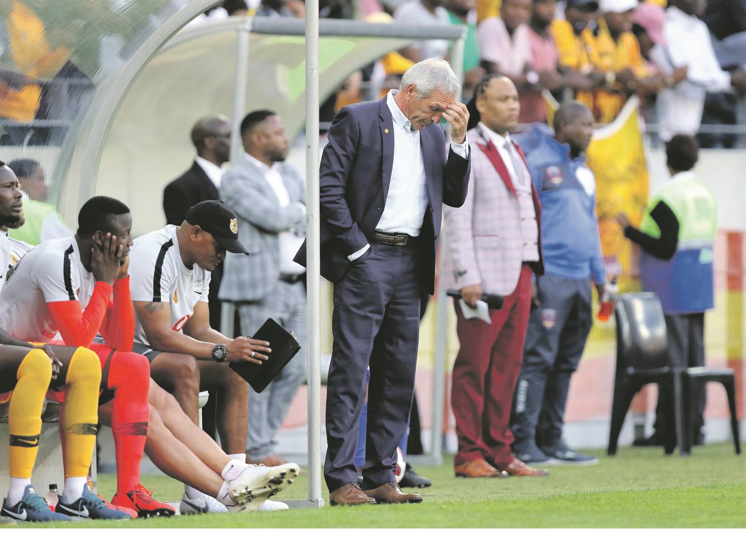 Kaizer Chiefs coach Ernst Middendorp and their fans were dejected upon realising they have finished the season outside of the top eight. Photos by Backpagepixand Gallo Images