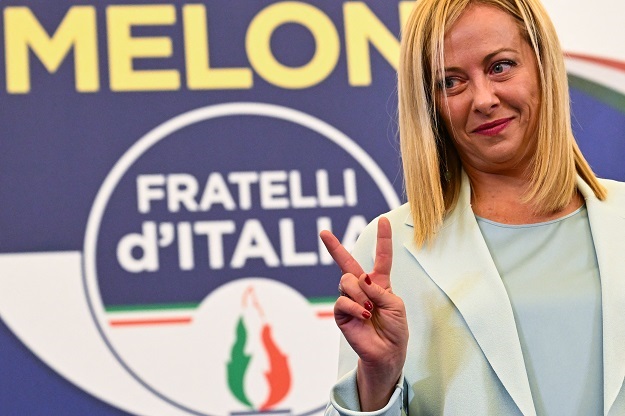 Meloni sayap kanan berusaha meyakinkan dalam pidato pertama sebagai PM Italia