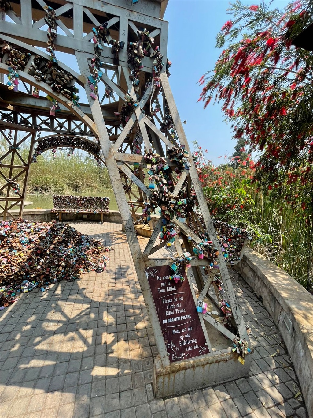 The thousands of 'lover's locks' left in Little Pa