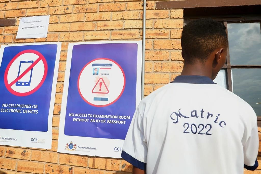 Gauteng Premier Panyaza Lesufi and Minister of Basic Education Angie Motshekga visited Nellmapius Secondary School in Mamelodi to monitor the start of the matric exams.