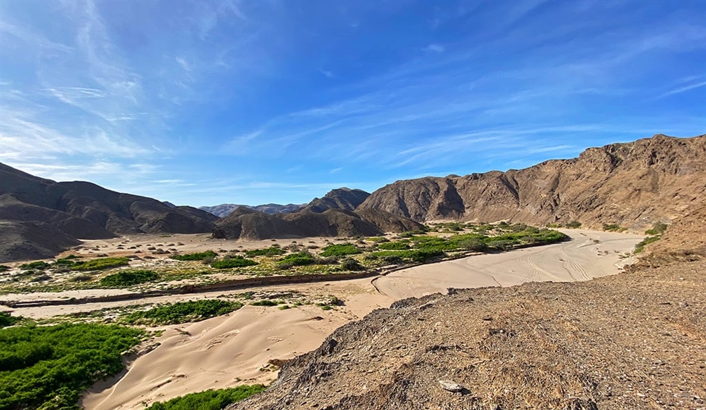 Dry Hoanib riverbed and surrounding mountains. Photo: Galloimages/Gettyimages.com