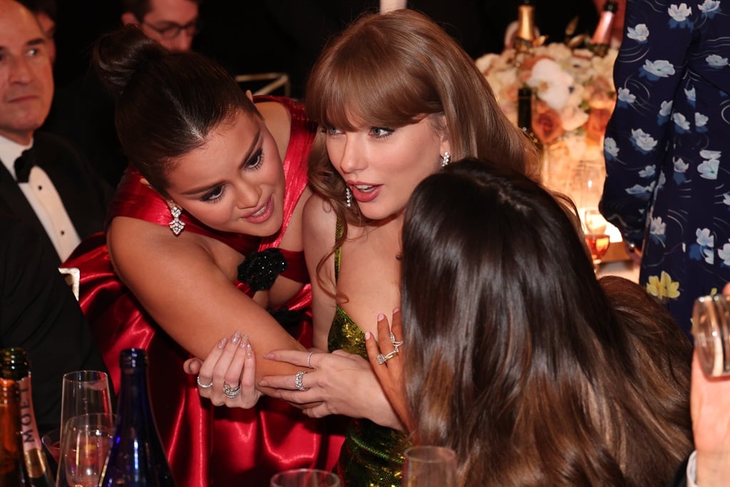 News24 | Why was Taylor Swift so shocked at the Globes? Selena Gomez clears the air about their viral chat