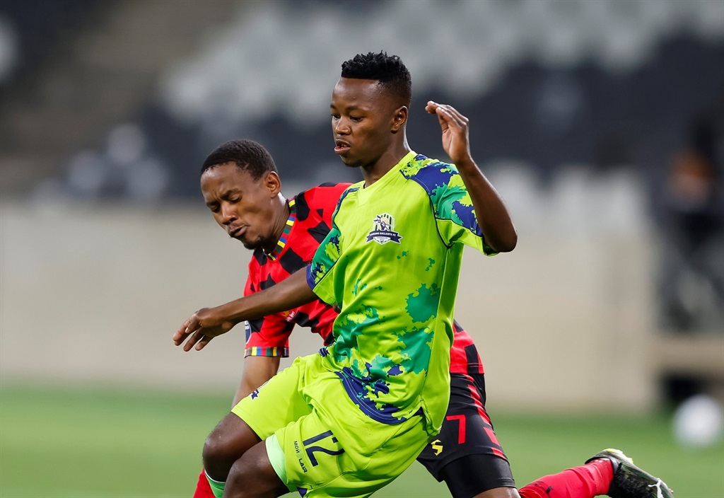 NELSPRUIT, SOUTH AFRICA - OCTOBER 04: Thato Khiba of Marumo Gallants FC and Orebotse Mongae of TS Galaxy FC during the DStv Premiership match between TS Galaxy and Marumo Gallants FC at Mbombela Stadium on October 04, 2022 in Nelspruit, South Africa. (Photo by Dirk Kotze/Gallo Images)