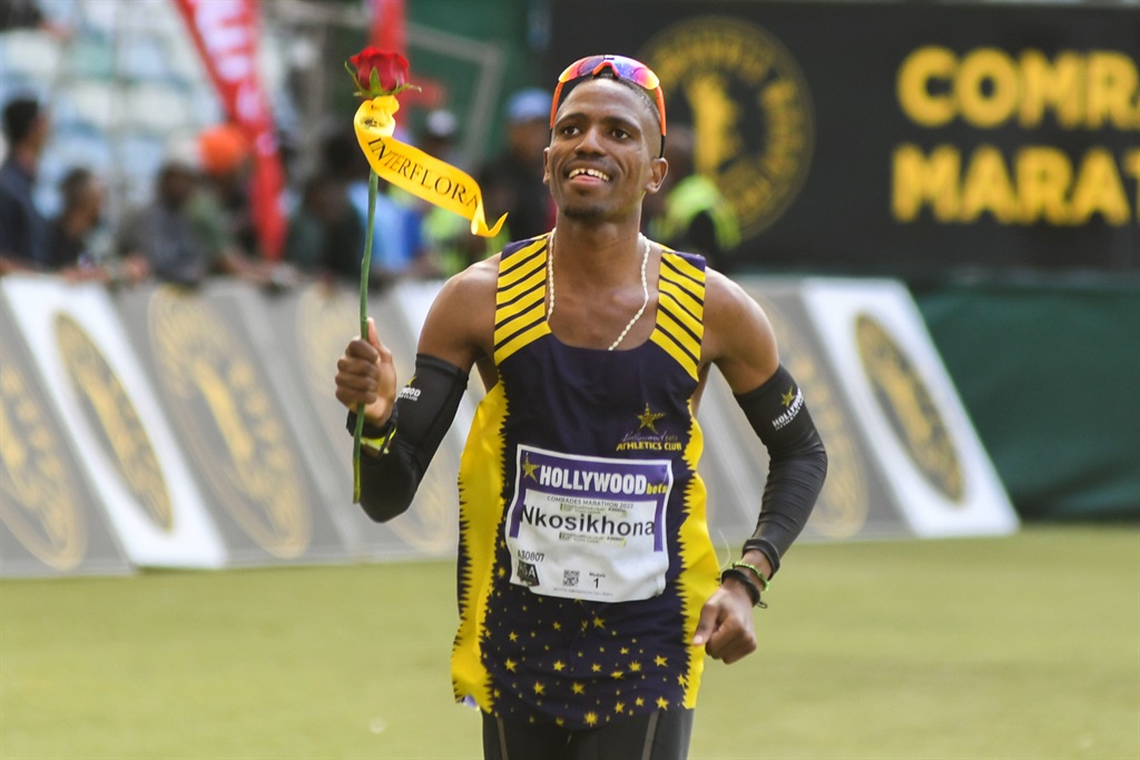 Renowned long distance star Nkosikhona Mhlakwana is among elite athletes who will line up in the inaugural Mangaung Marathon on Saturday. 