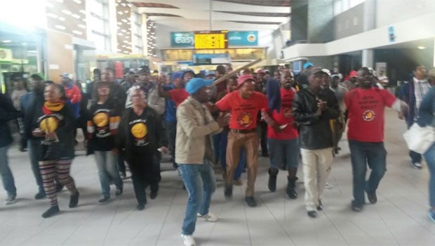 <p>People getting off the trains at Cape Town station in drips and drabs, says Paul Herman.</p><p>Are you taking part in the protest or have you seen what's happening?<a class="twelvered" href="mailto:feedback@news24.com"><strong>Send us your eyewitness accounts and pictures</strong></a></p>