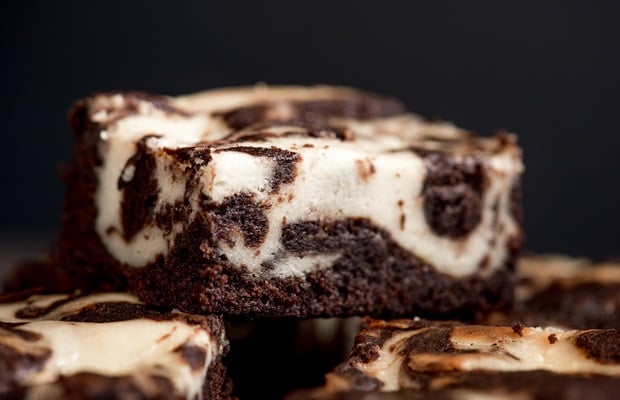 delicious cheesecake swirl brownies