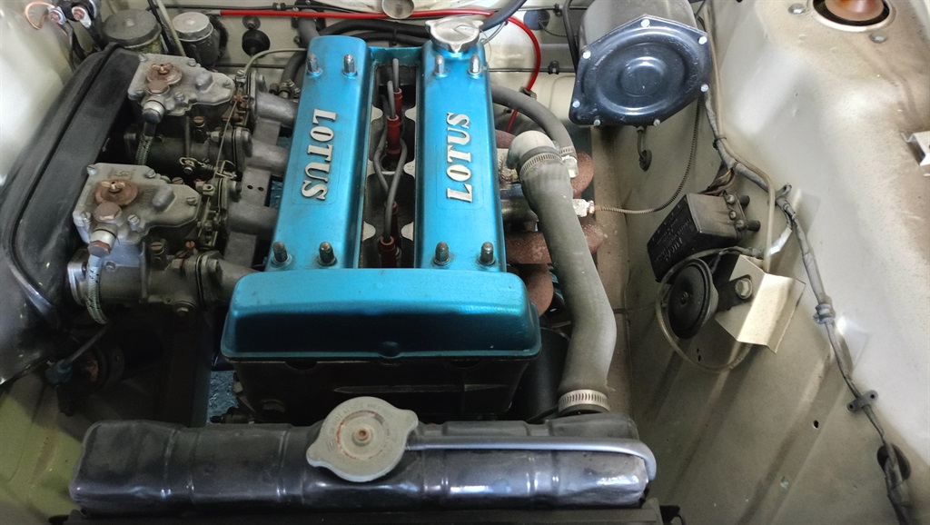 Motor was a 1558 cc four-cylinder from Ford, with 