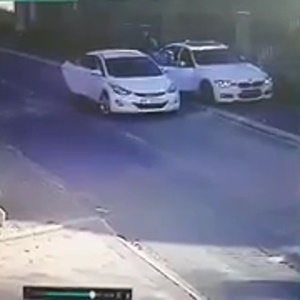 Car hijacking in Sherwood, Durban. (Screengrab)