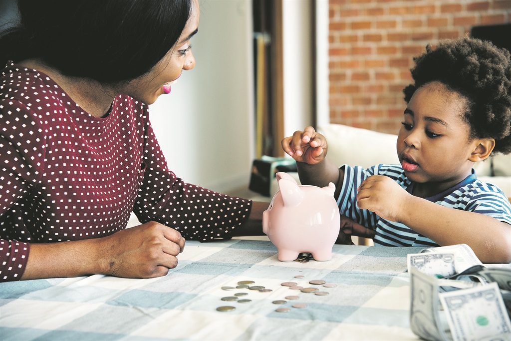 Single mums need to involve their children in the household budget so that they respect money and the costs of living when they’re older..
