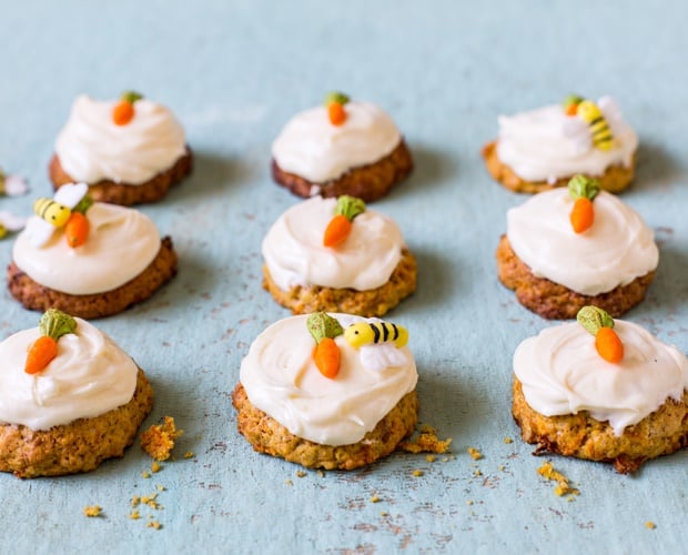 beautiful carrot cake biscuits