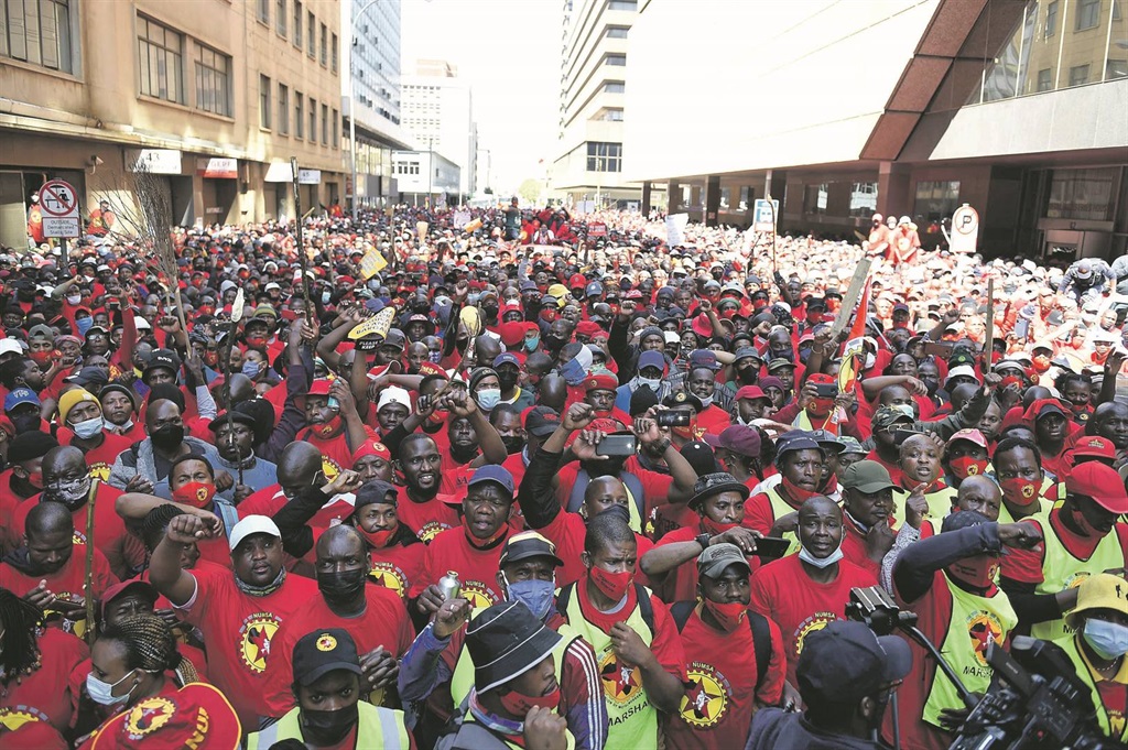 Transnet workers have rejected the 4,5% wage increase offered by the company.