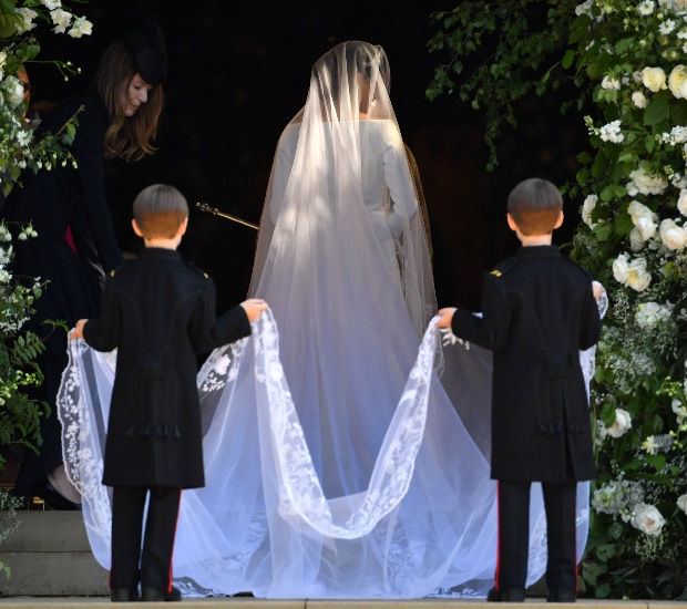 Beautiful photos of Duchess Meghan Markle's stunning Givenchy wedding ...