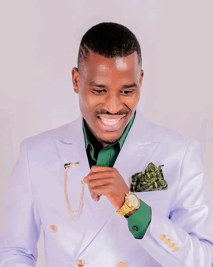 Gospel musician Mqapheli Ndlovu uses music to heal broken hearts.