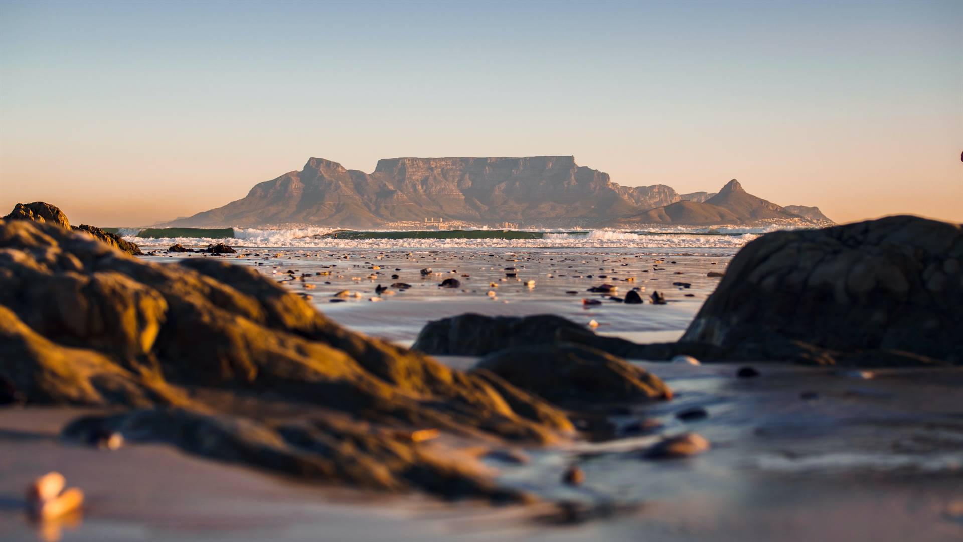 Tafelberg in Kaapstad is vir die vyfde opeenvolgende jaar as die beste besienswaardigheid aangewys. Foto: Unsplash