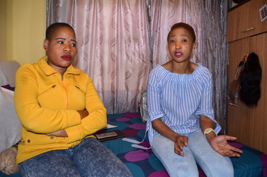 Phumzile and Thulisile Nkosi want the taxi war to stop.   Photo by Zamokuhle Mdluli