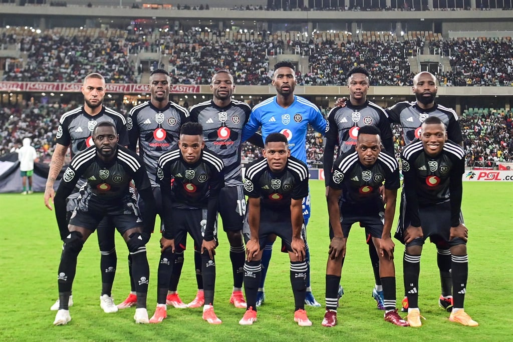 DURBAN, SOUTH AFRICA - APRIL 13: Team pic during the Nedbank Cup, Quarter Final match between AmaZulu FC and Orlando Pirates at Moses Mabhida Stadium on April 13, 2024 in Durban, South Africa. (Photo by Darren Stewart/Gallo Images)