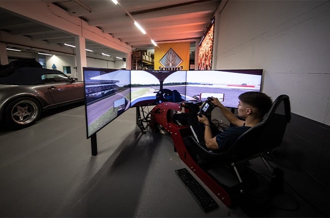new-fully-engaging-f1-arcade-simulator-to-bring-formula-1-to-the-streets-sport