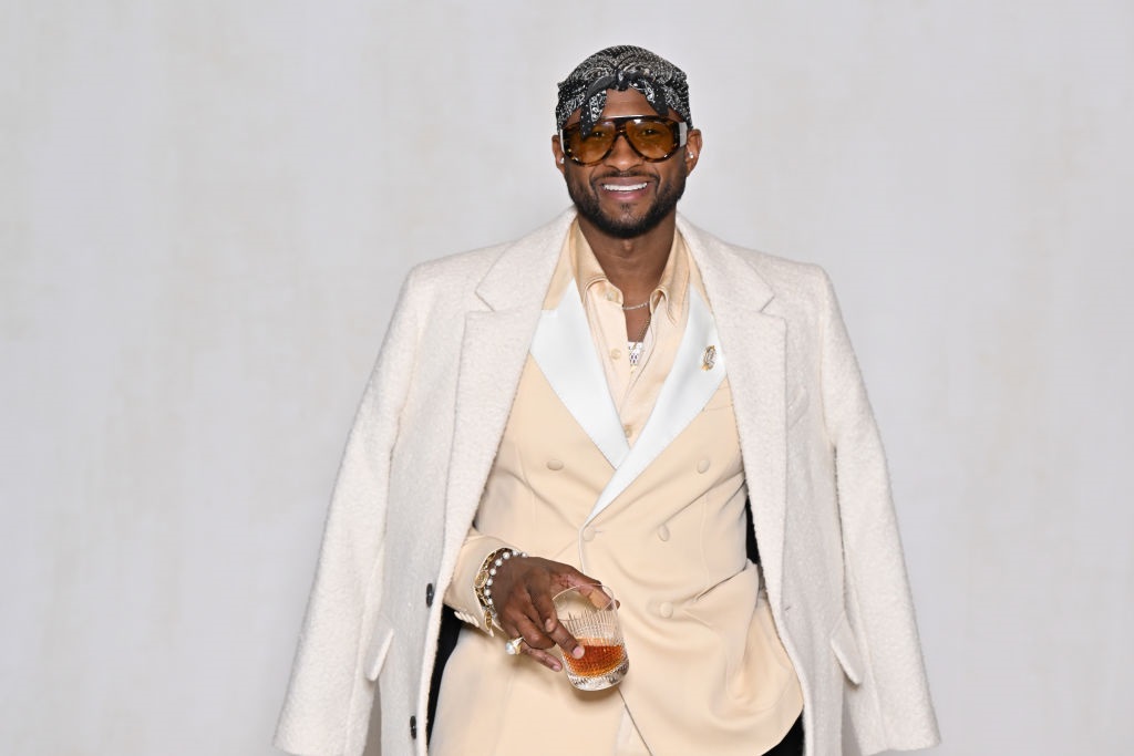 Usher attends the AMI - Alexandre Mattiussi Menswear Fall-Winter 2023-2024 show as part of Paris Men's Fashion Week. 