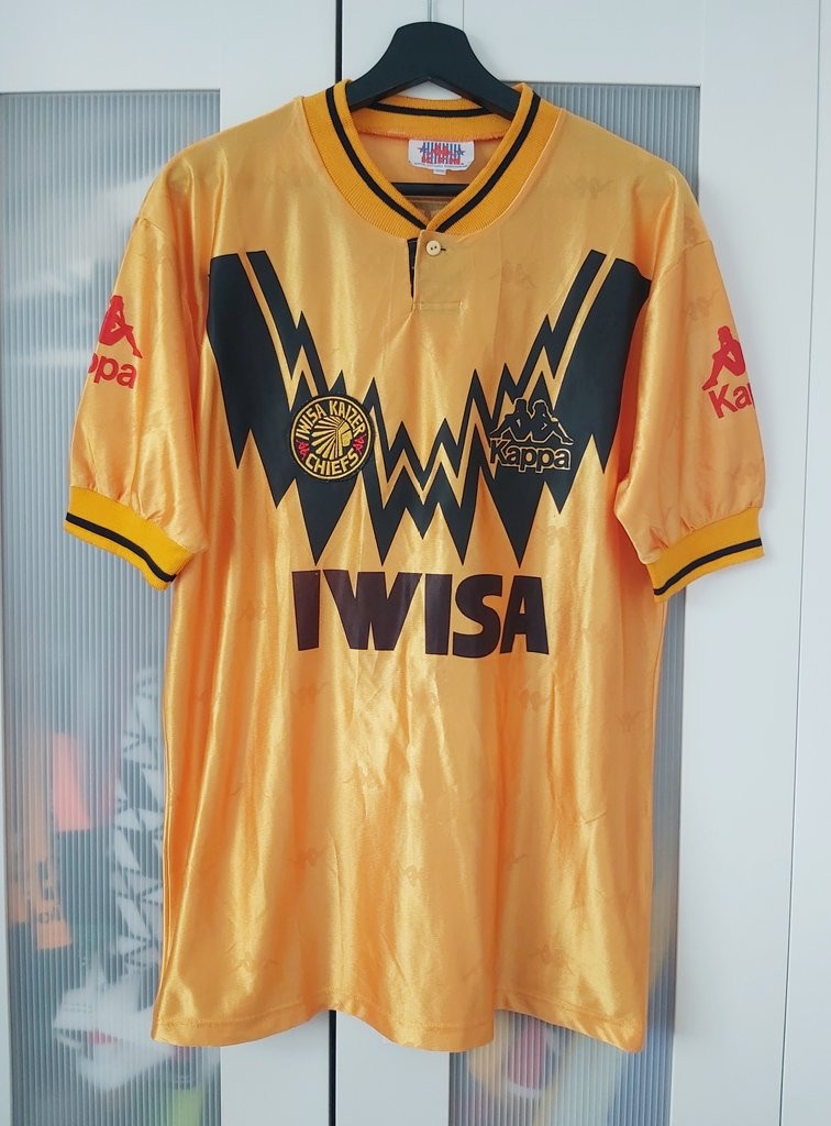 Kaizer Chiefs Reveal 23/24 Home & Away Kits From Kappa - SoccerBible