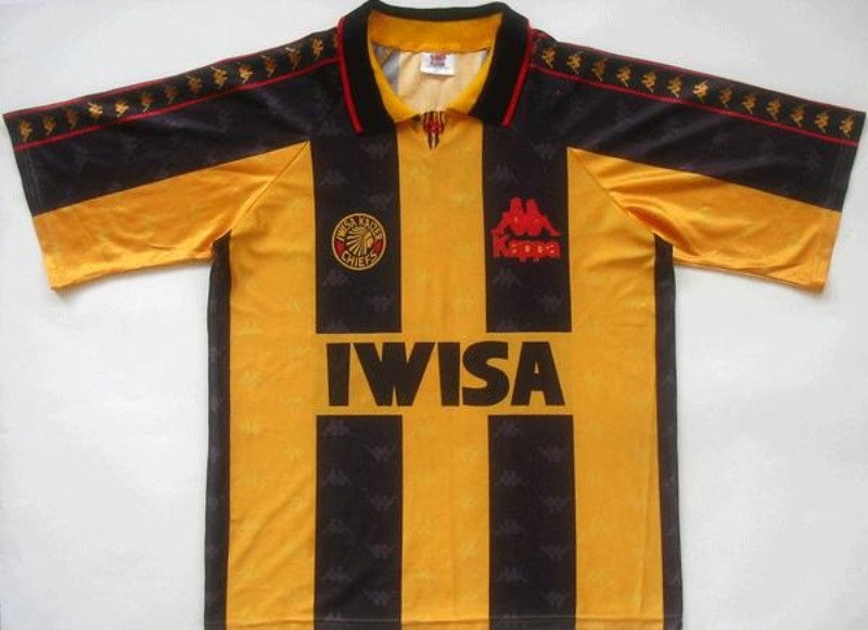 Images courtesy of Football Kit Archive