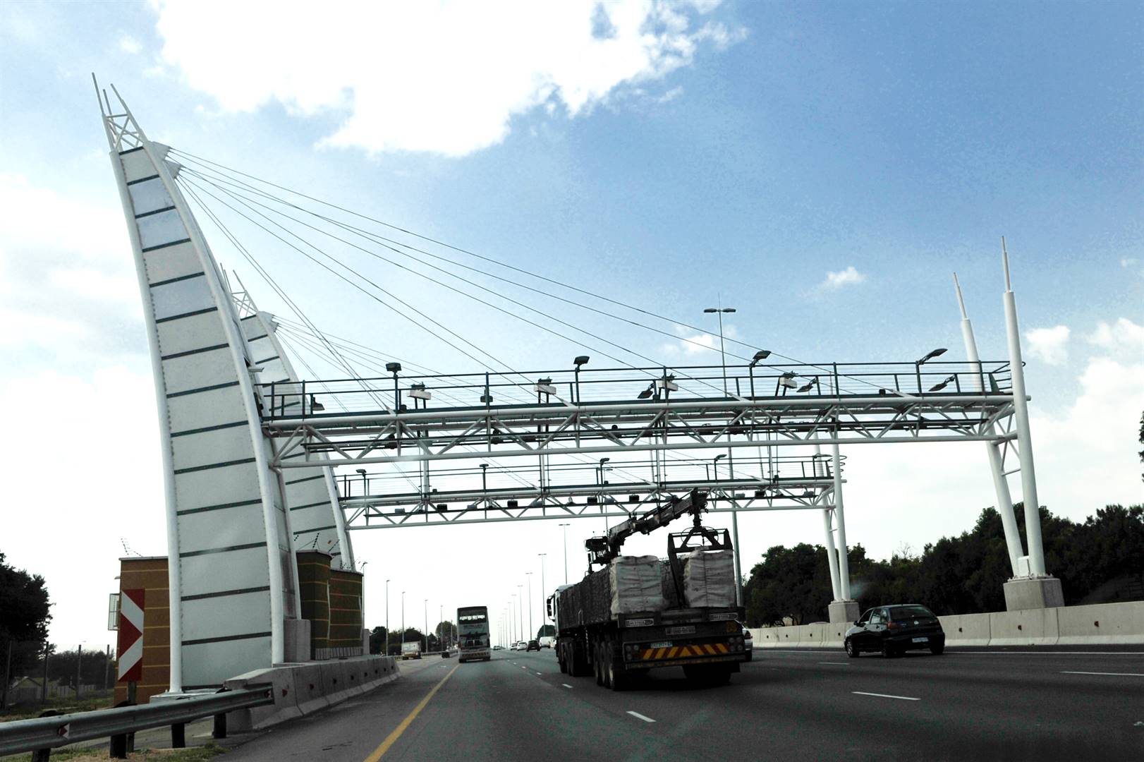 Lesufi expressed his relief “at the finalisation of the e-toll matter”, which has been a thorn in the Gauteng government. Photo: Rapport