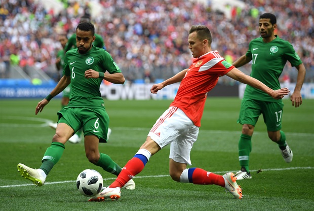 <strong>Denis Cheryshev</strong> makes it look easy as he scores his first international goal after brilliant footwork in the 18th area.