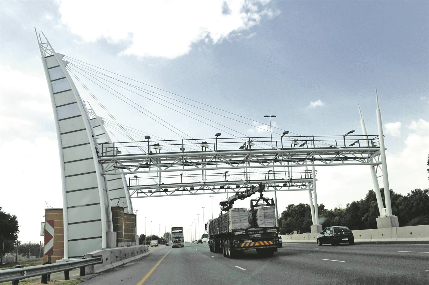 Last week Thursday, the SA National Roads Agency Limited published a gazette declaring that e-tolls will officially cease to exist as of 11 April 2024.