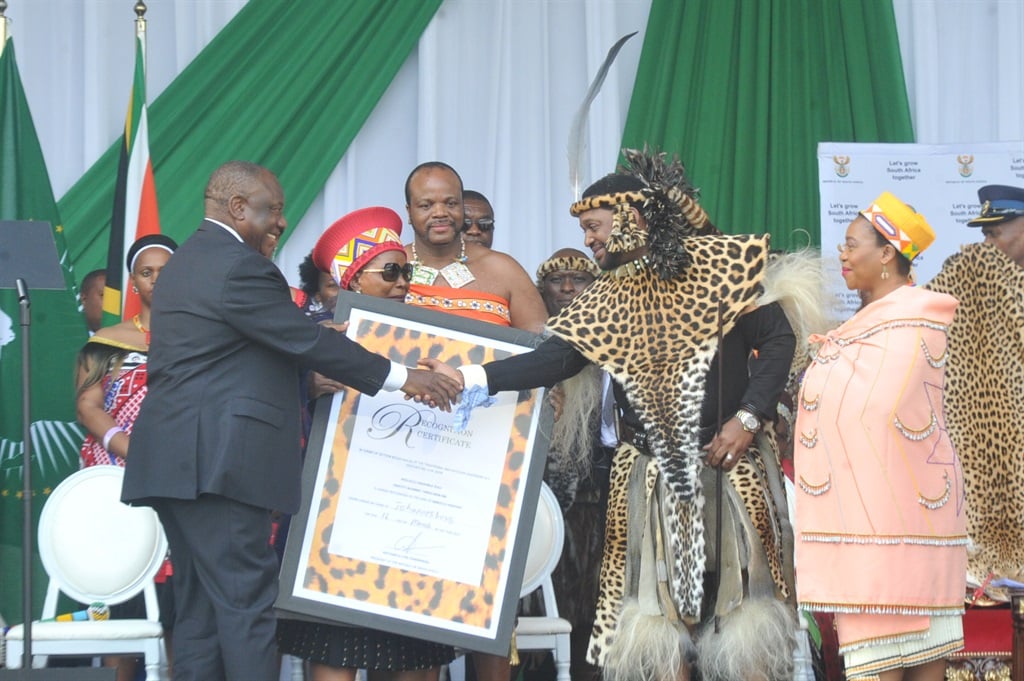 President Cyril Ramaphosa giving king Misuzulu the certificate of recognition. Photo by Jabulani Langa