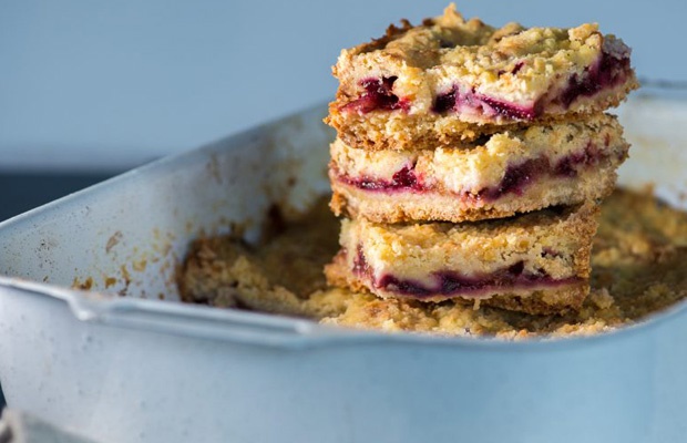 a baked tray of spiced plum crumble bars