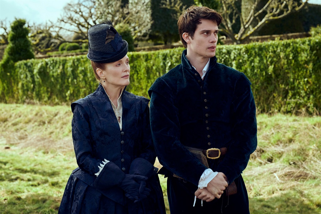 Julianne Moore and Nicholas Galitzine in  'Mary & George'. (Supplied/Sky Group)