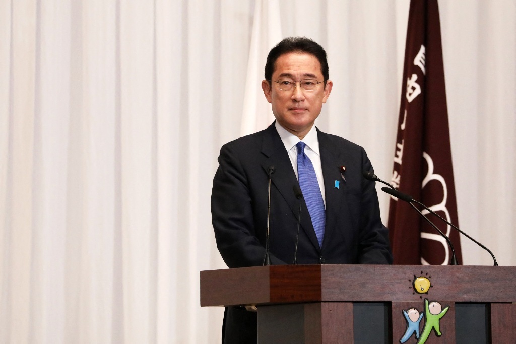 News24.com | Japan PM aide dismissed over homophobic comments