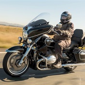 REVIEW | BMW Cruisers: K 1600B vs R 18 - which is the better bike?