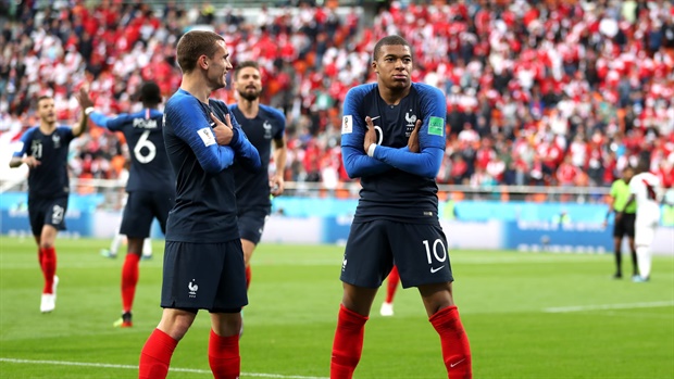 <p>67' <strong>France 4-2 Argentina</strong></p><p><strong>Mbappe</strong> again gives France a two goal lead after finishing off a neat through ball by Olivier Giroud.<br /></p>