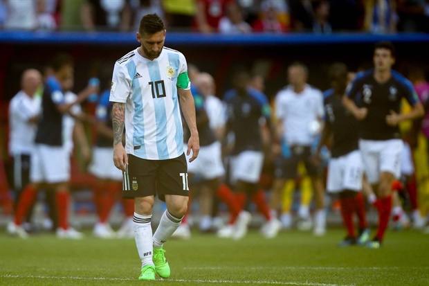<p>85' Argentina are throwing everything at the France defence with 5 minutes remaining!</p><p>Can Argentina score two to level matters?</p>