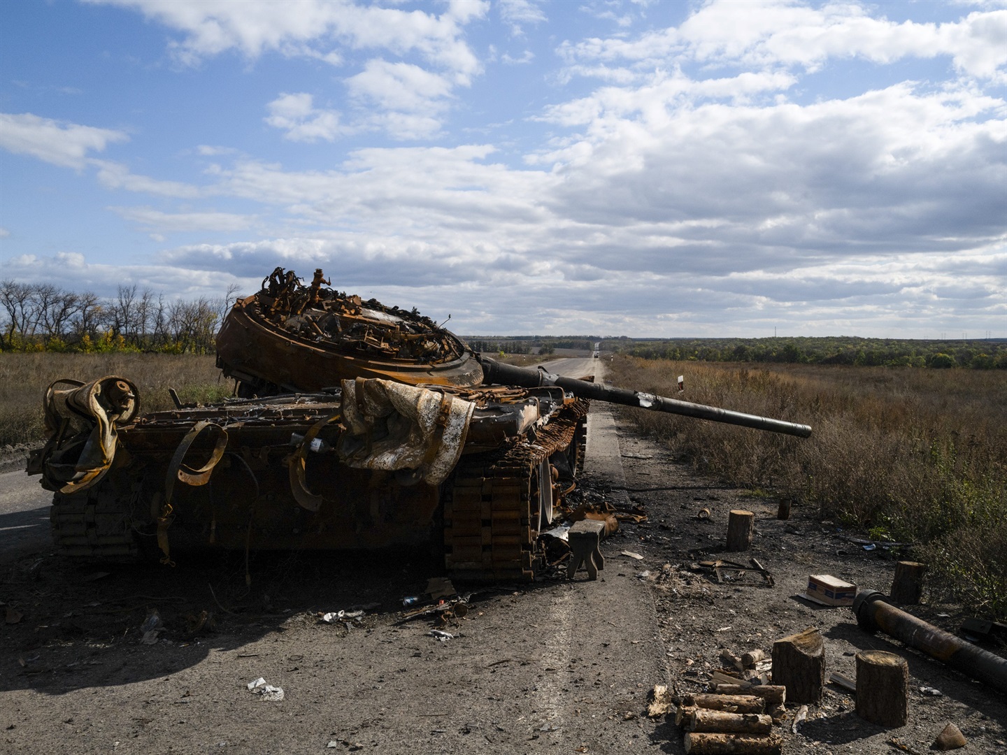 Akrabalar, Rusların silahsız olarak Ukrayna'ya konuşlandırıldığını ve elleriyle siper kazdığını söylüyor