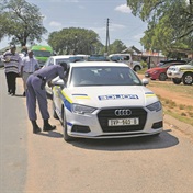 Armed tsotsis attack flying squad cops