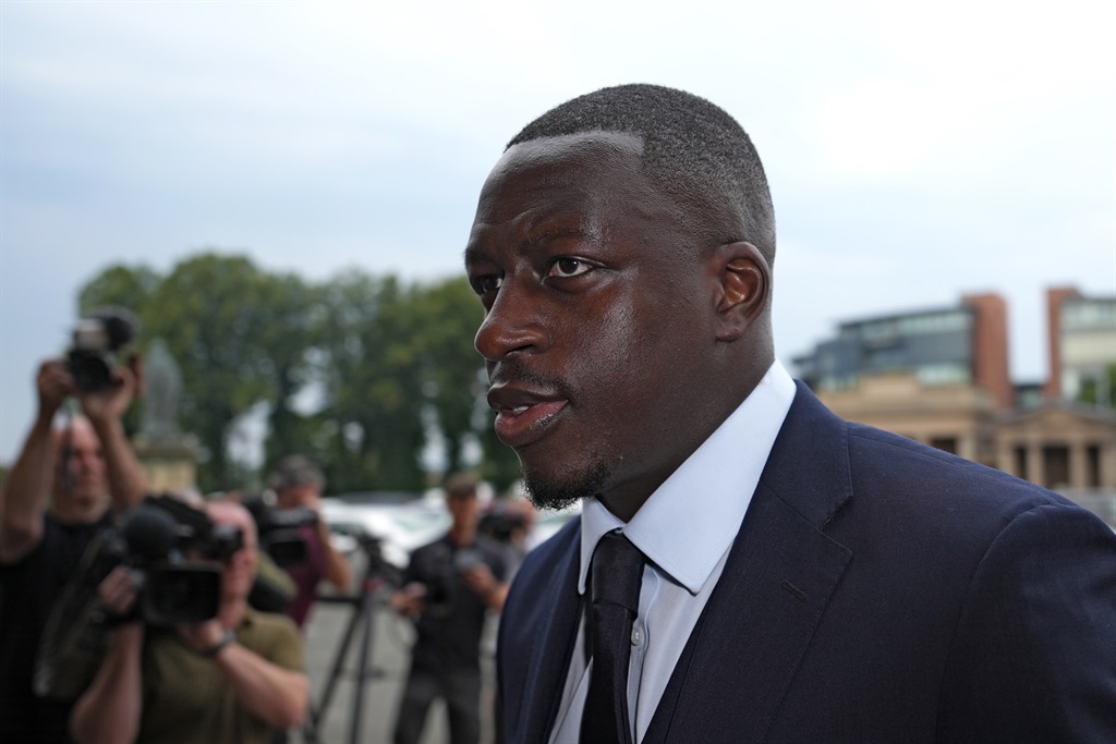 Benjamin Mendy staan tereg op ses aanklagte van verkragting en drie van seksuele aanranding.