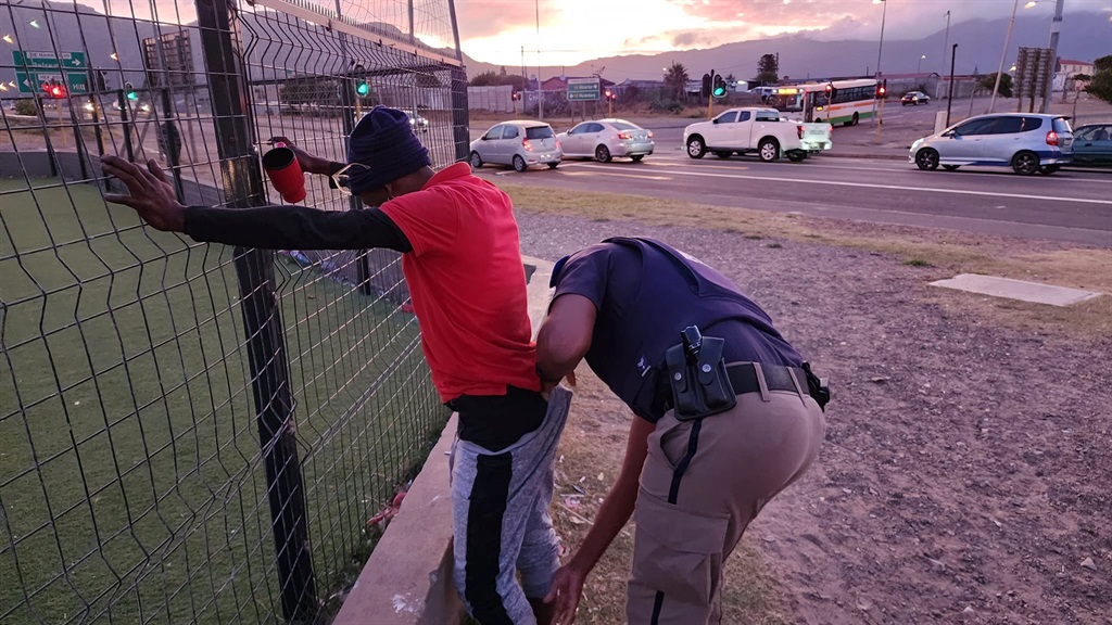 Metro cops were swift to attend a scene after a man nearly grabbed a motorist's phone. Photo: Supplied 