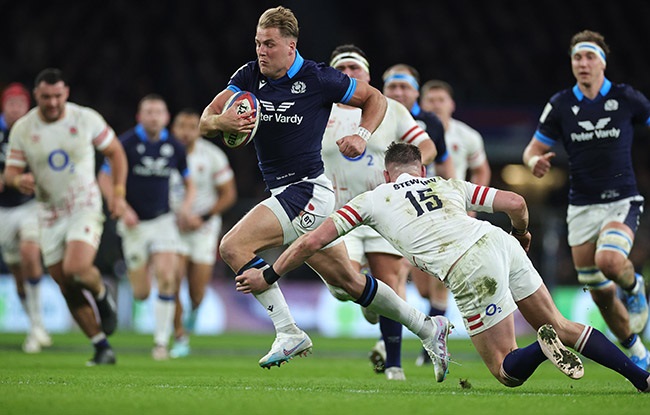 Duhan van der Merwe on the charge against England at Twickenham. (Photo by David Rogers/Getty Images)