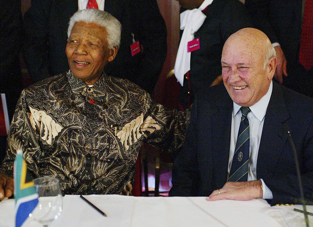 Nelson Mandela and FW pictured in Zurich, Switzerland, in 2004. 