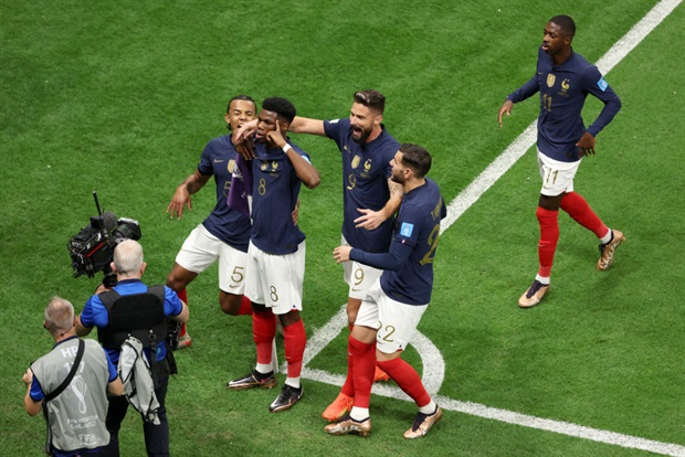 Mbappe boosts World Cup Golden Boot bid as France progress