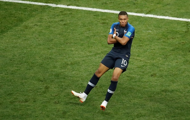 <p><strong>FULL-TIME: France 4-2 Croatia
</strong></p><p>France are crowned WORLD CHAMPIONS after defeating Croatia in the World Cup Final!</p>