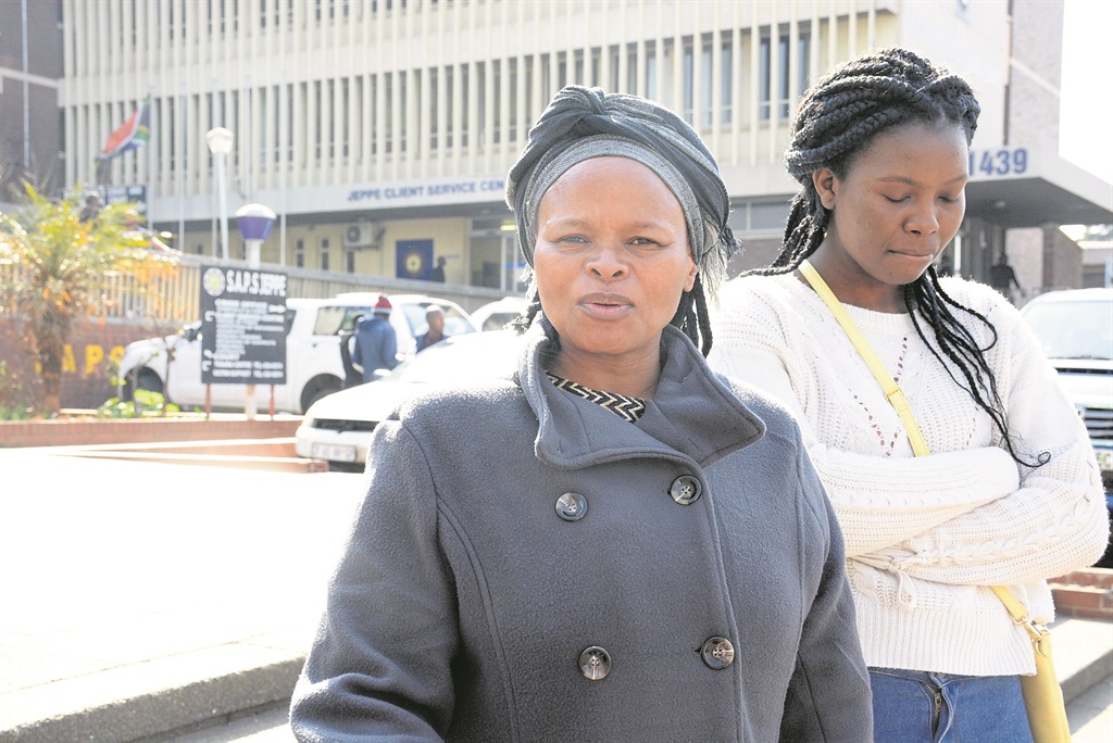 Ntsekiseng Dlamini (left) and Slindile Ngwenya want to know why Jabu was arrested.Photo by Zamokuhle Mdluli