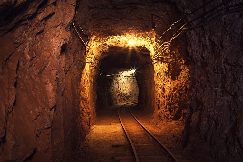 Sibanye-Stillwater cuts over 1 000 gold jobs at its Kloof mine | Business