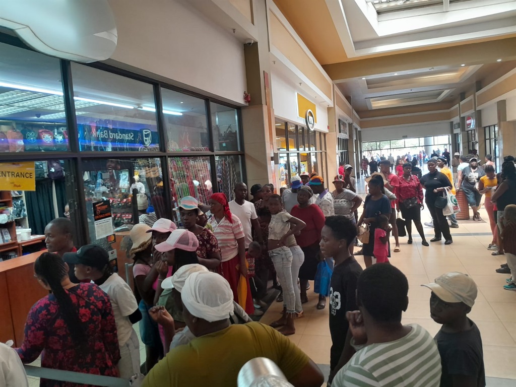 Long queues as parents flocked to Phumlani Mall to buy school uniforms and stationery for their children.
