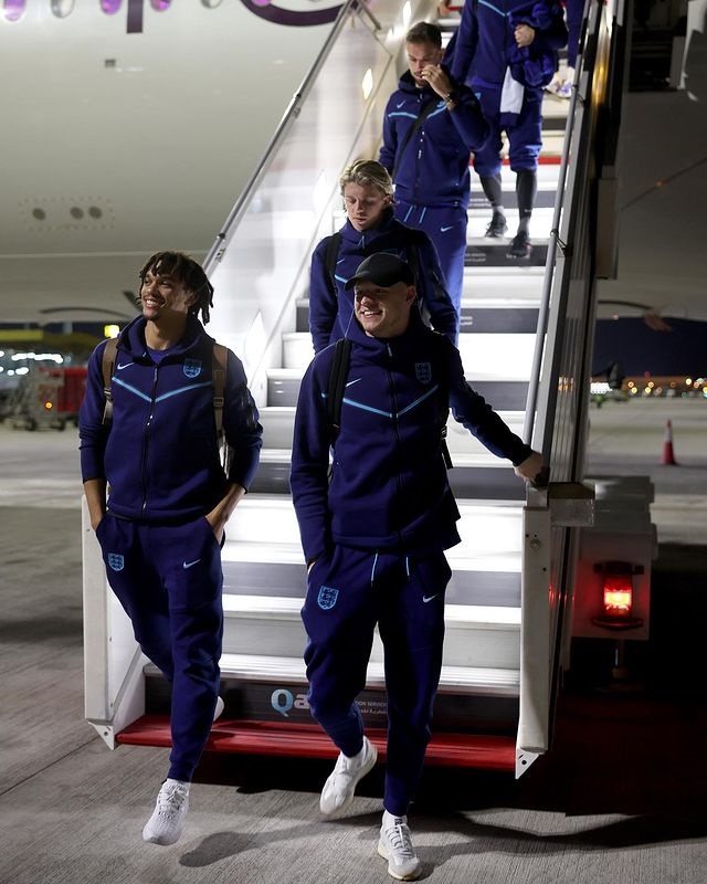 England national team arriving in Qatar