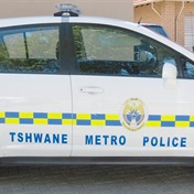 WATCH | Tshwane metro police bakkie knocks down arrested man and two officers 