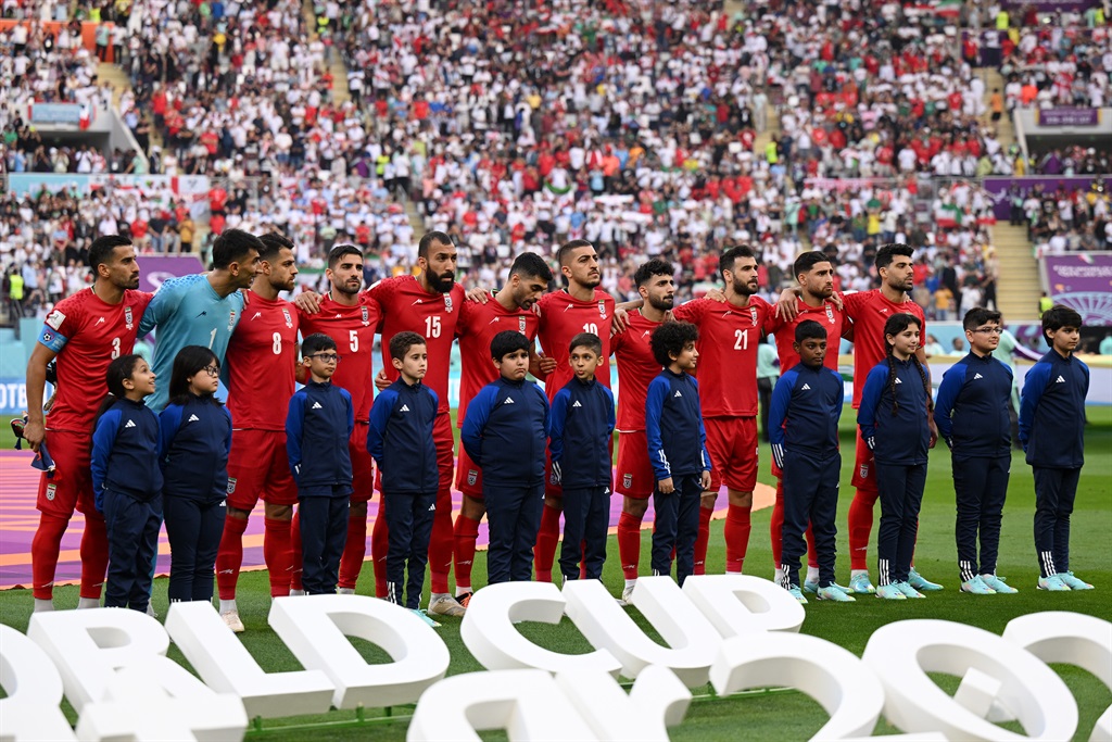 Tim Iran memilih untuk tidak menyanyikan lagu kebangsaan di Piala Dunia untuk mendukung pengunjuk rasa anti-pemerintah